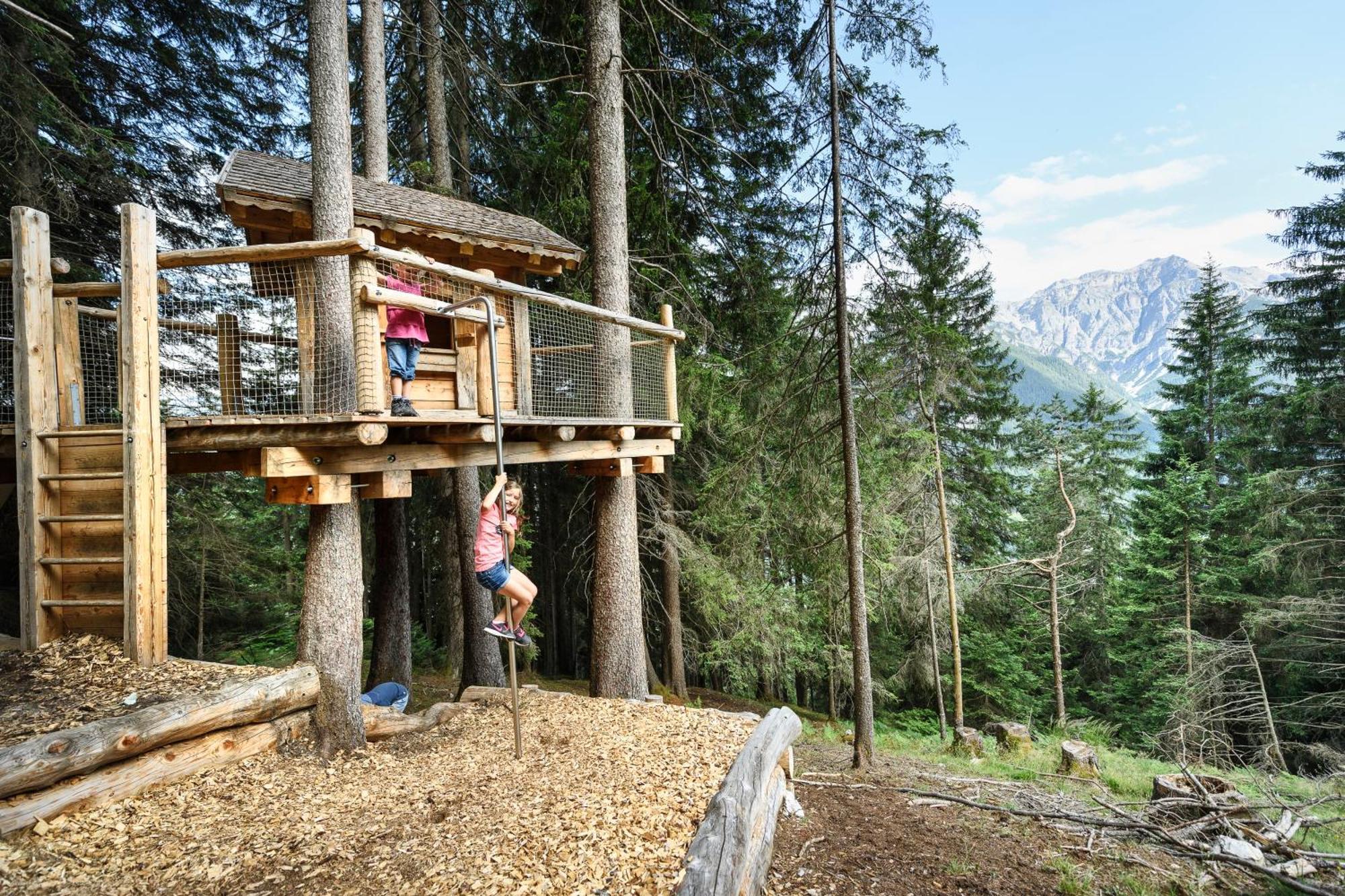 Familien- & Vitalhotel Auenhof Fulpmes Buitenkant foto