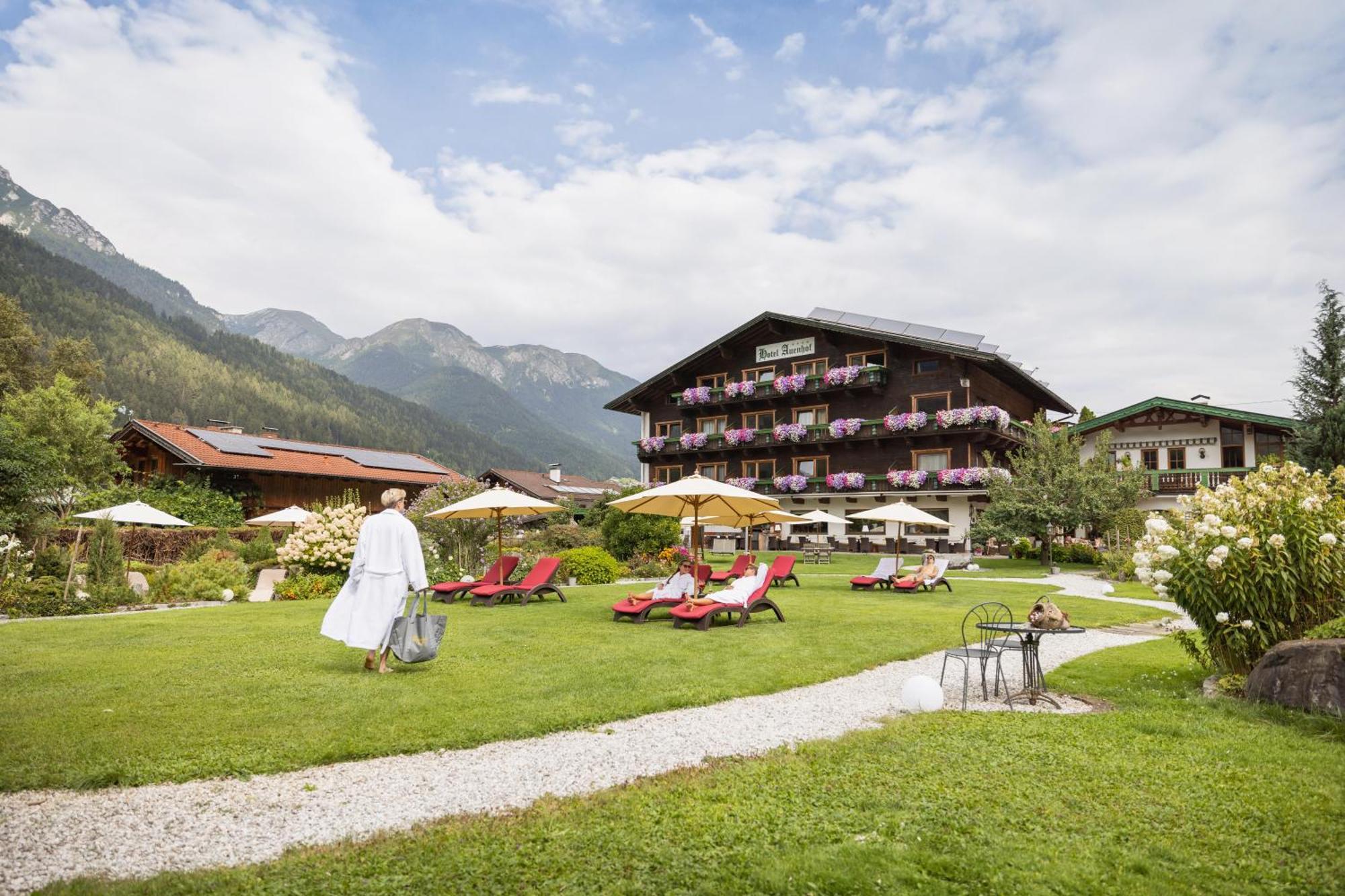 Familien- & Vitalhotel Auenhof Fulpmes Buitenkant foto